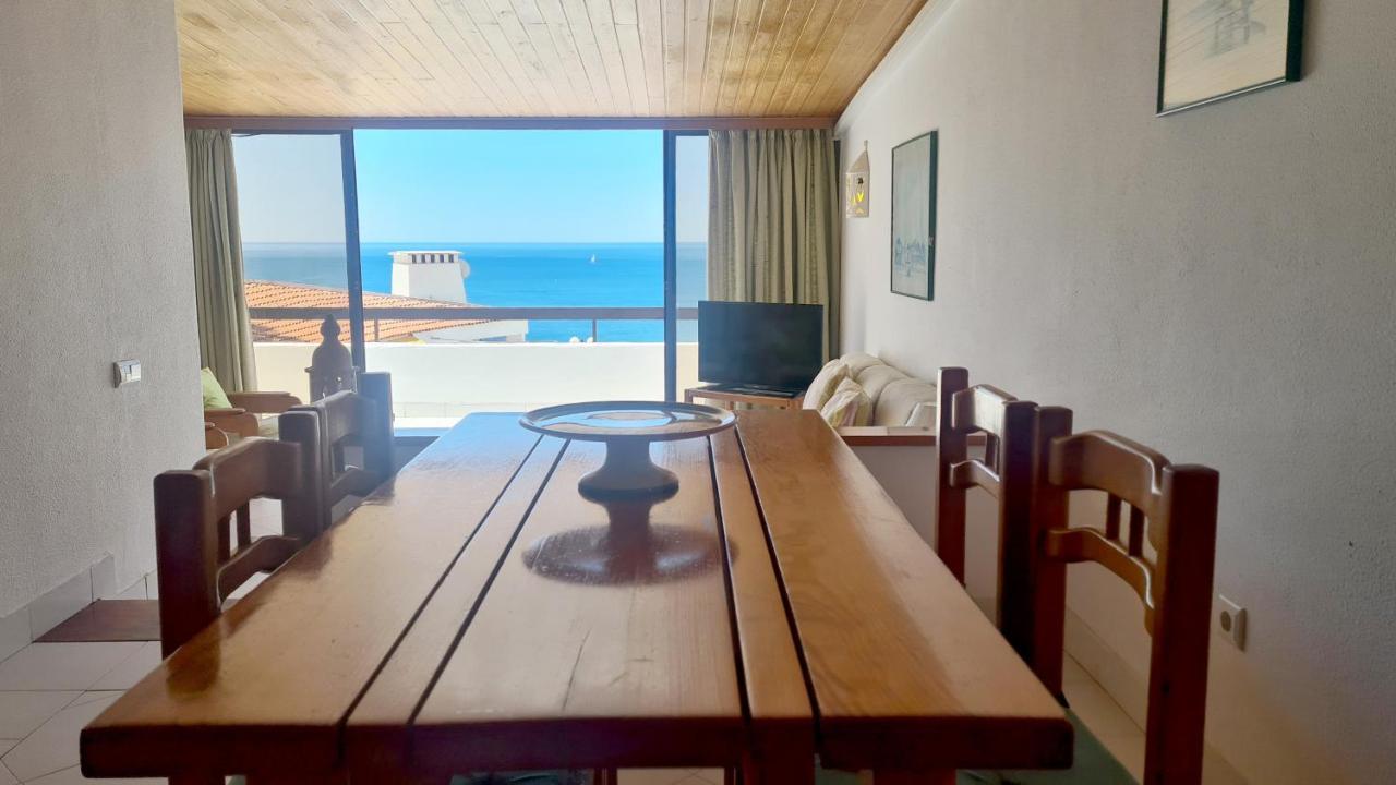 Albufeira, One Step To The